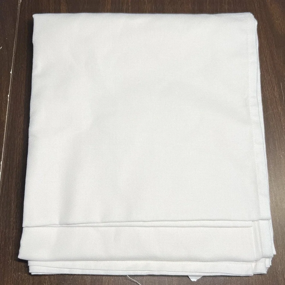 Bakers & Chefs Off-White‎ Rectangular Tablecloth 54 x 110 Restaurant Quality EUC